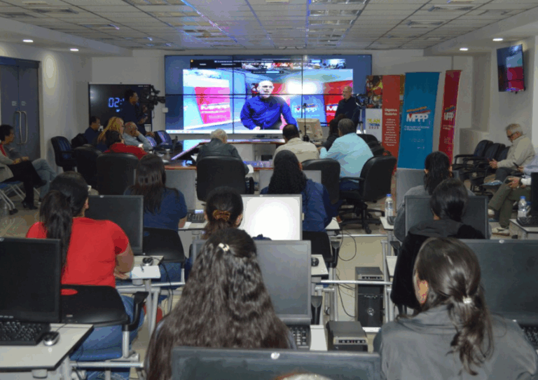 Más de 5.4 millones de personas se han formado en Planificación Popular: Intelectuales y autoridades debaten sobre la transformación revolucionaria del Estado