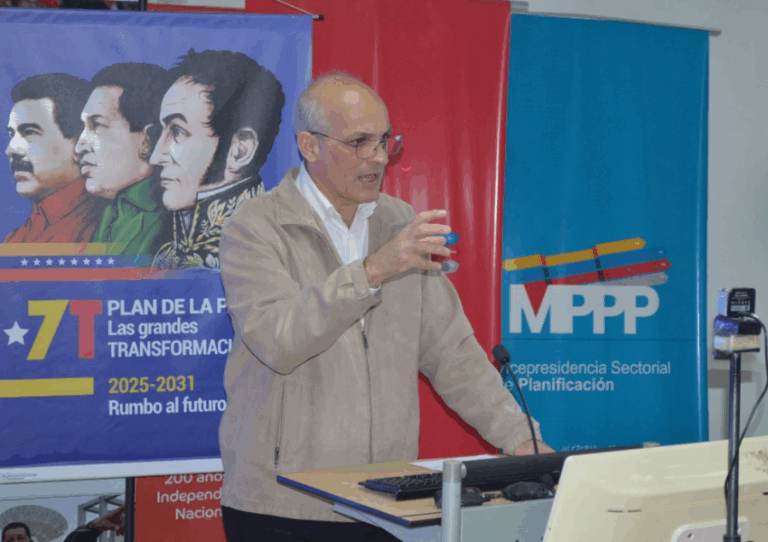 Menéndez: “La historia de Venezuela demuestra una constante injerencia de Estados Unidos”