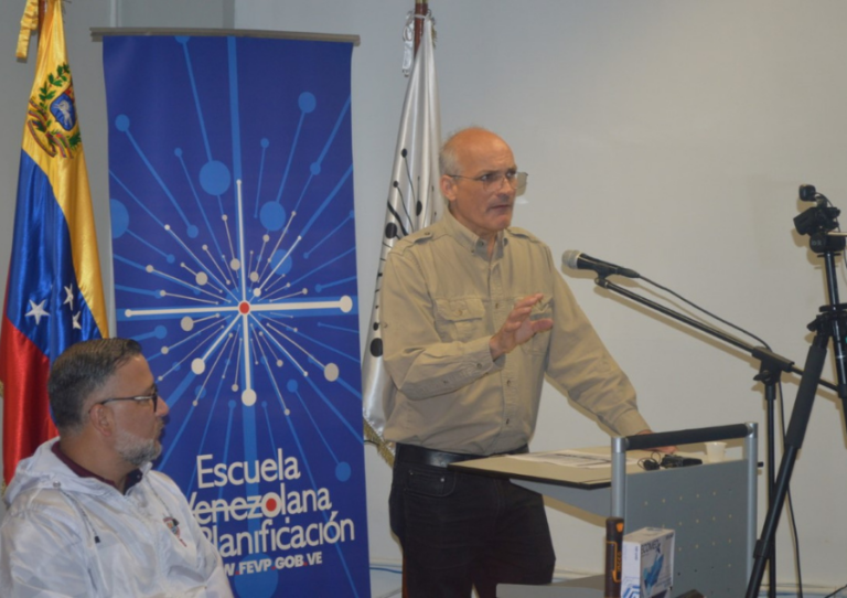 Ricardo Menéndez: «Construcción de la democracia directa»